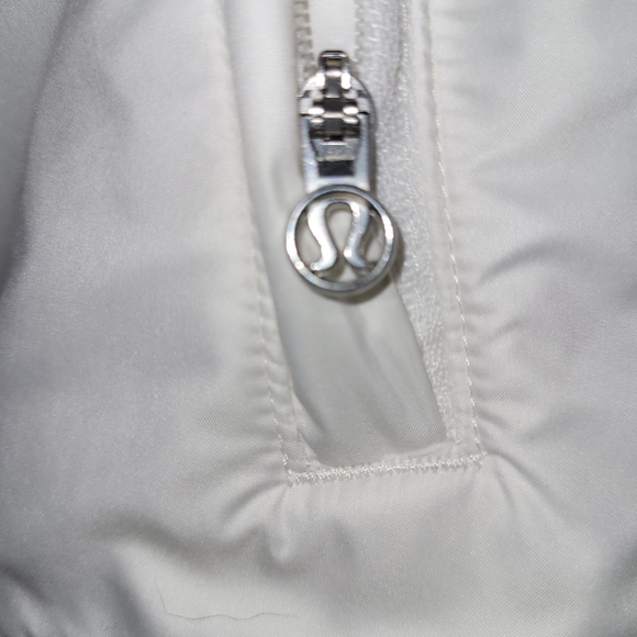 LULULEMON beautiful and form fitting jacket! - Picture 5 of 6